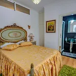 Apartamentos 7 Saias