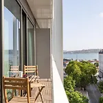 Joivy Luxurious Studios With River View Near Time Out Market