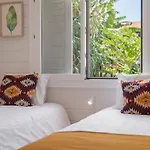 Casa Da Rocha De Baixo By An Island Apart