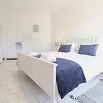 E&M Garden View Beach House VII
