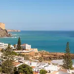 Coolhouses Luz, Lovely 3 Bed Townhouse & Sea Views, Casa Baia Da Vida