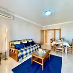 Apt Pl - 300 Meters From Beach