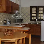 Cheerfulway Oura Village Garden Apartamentos