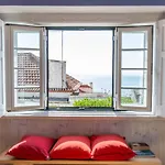 Chill In Ericeira Surf House
