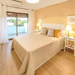 Apartamento Gomes -Free Airco, Wiffi & Swimming Pool- By Bedzy