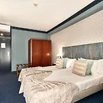Galeria Suite Hotel