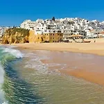 Spacious House With Private Pool In Albufeira