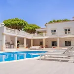 Portuguese Mansion Close To Marina, Golf And Beach.