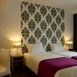 Hotel Genesis