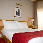 Hotel Rainha D. Amelia, Arts & Leisure