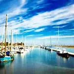 A Gaivota Ria Formosa Waterfront Lux Apart With Pool, Olhao, Algarve