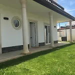 Torrezinha- Moradia Moderna Em Condominio Com Piscina