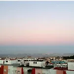 River View & Close To The Beach - Quarto Em Almada