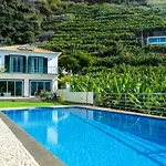 Infinite Ocean View Villa 20M Above Ocean & Beach