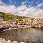 Casa Do Calhau - 1 Bedroom Apartment Sleeps 4