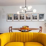 Apartament 6 - By Wehost