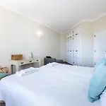 Coolhouses Algarve Luz, 1 Bed Penthouse Flat W/ Sea Views. Fiji 11