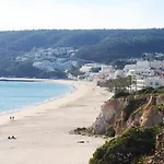 Axenic Retreat - Panoramic Ocean View, Sleeps 4, Ensuite Bathroom, New Redesign