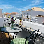 Central Tavira Apartment With Balcony, Casa Cristina