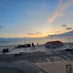 Custodio Sea Home