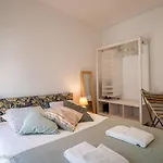 Nesha Ericeira Flats