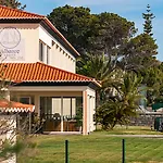 Albatroz Beach & Yacht Club