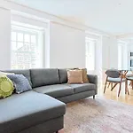 Downtown Charming Apartments Apartamento Castelo