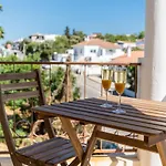 Host Wise - Lively Charming Apartment W Pool