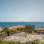 Madeirense Villa In Santa Cruz