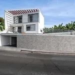 Vila Chu By An Island Apart