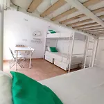 Racing Mackerel Hostel