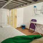 Racing Mackerel Hostel