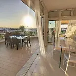 Penthouse With Sea View & Private Terrace