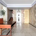 Elegant And Bright Apartment In Estoril