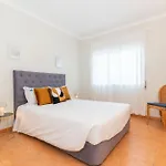 Sunny Golden 1Bdr Apartment W Beach & Pool Access Included