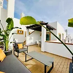 Amazing Beach Bliss 2Br W/Private Sea View Terrace
