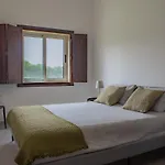 Em Casa Deles - Herdade Do Gizo, Cuba