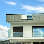 Flora Guest House