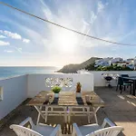 Comfy Flat W/ Rooftop Beach View By Lovelystay