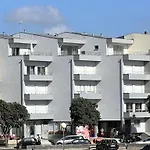 Povoa De Varzim-Sleeps4-Beachfront-Ac-Parking