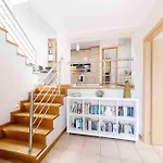 Stunning 3 Bed Villa In Vale Do Lobo With Resort Membership 3 Mins From Beach And Golf