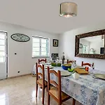 A Casa Da Rapariga De Cabelo Azul