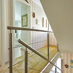 Spacious Apartment In Estoril With Private Garden 120 M²