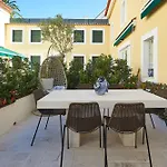 Spacious Apartment In Estoril With Private Garden 120 M²