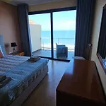 Ocean Breeze Apartment
