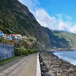 Bluehouse Paradise Right By The Sea