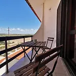Beach House Surfing Baleal Peniche