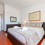 Acolhedor Apartamento Com Wifi A Passos Do Mar