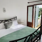Self-Contained Floor Of Quinta / Villa