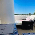 Self-Contained Floor Of Quinta / Villa